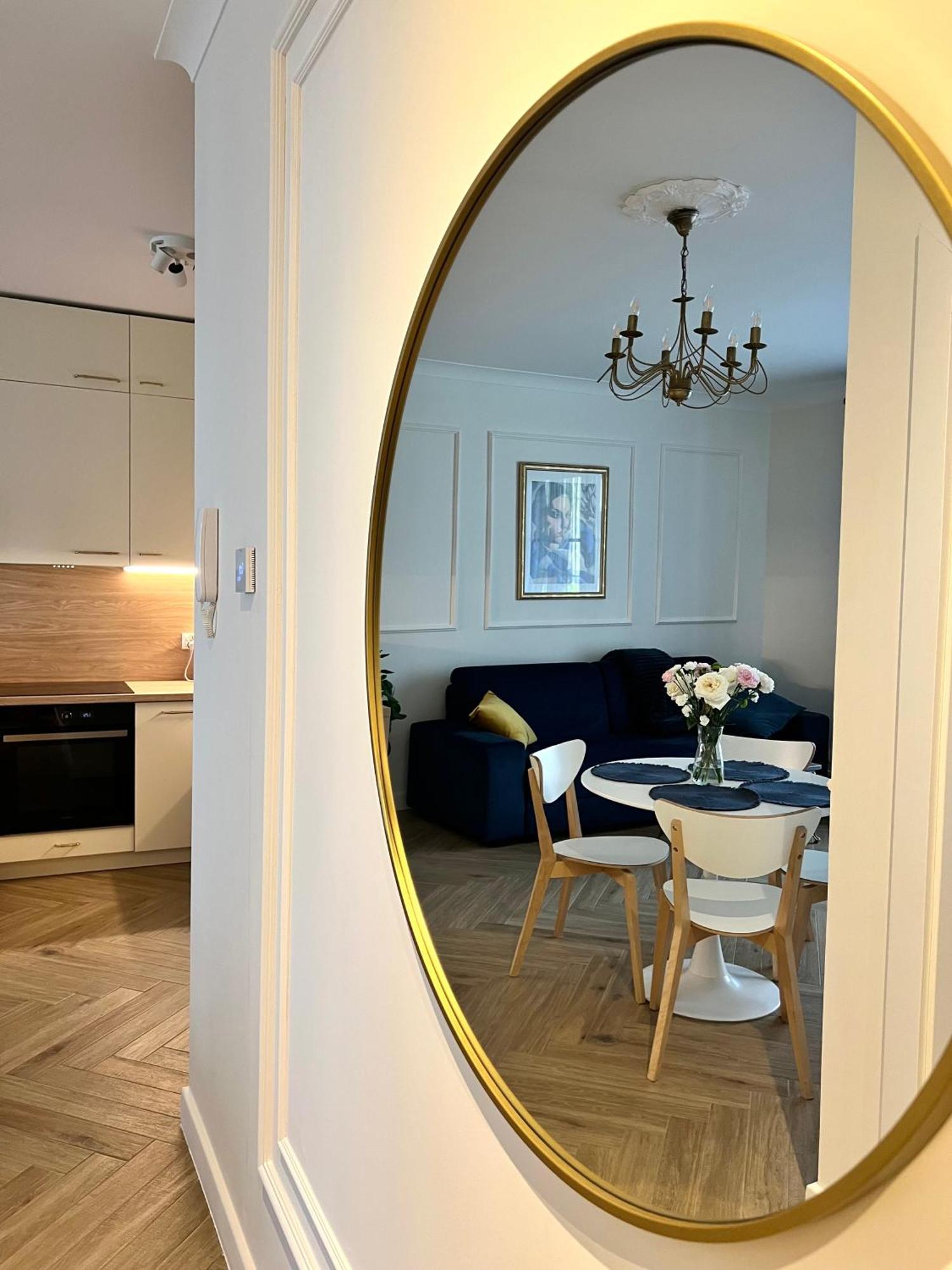Atrium - Old Town Luxury Apartments - By Upstairs Cracovia Esterno foto