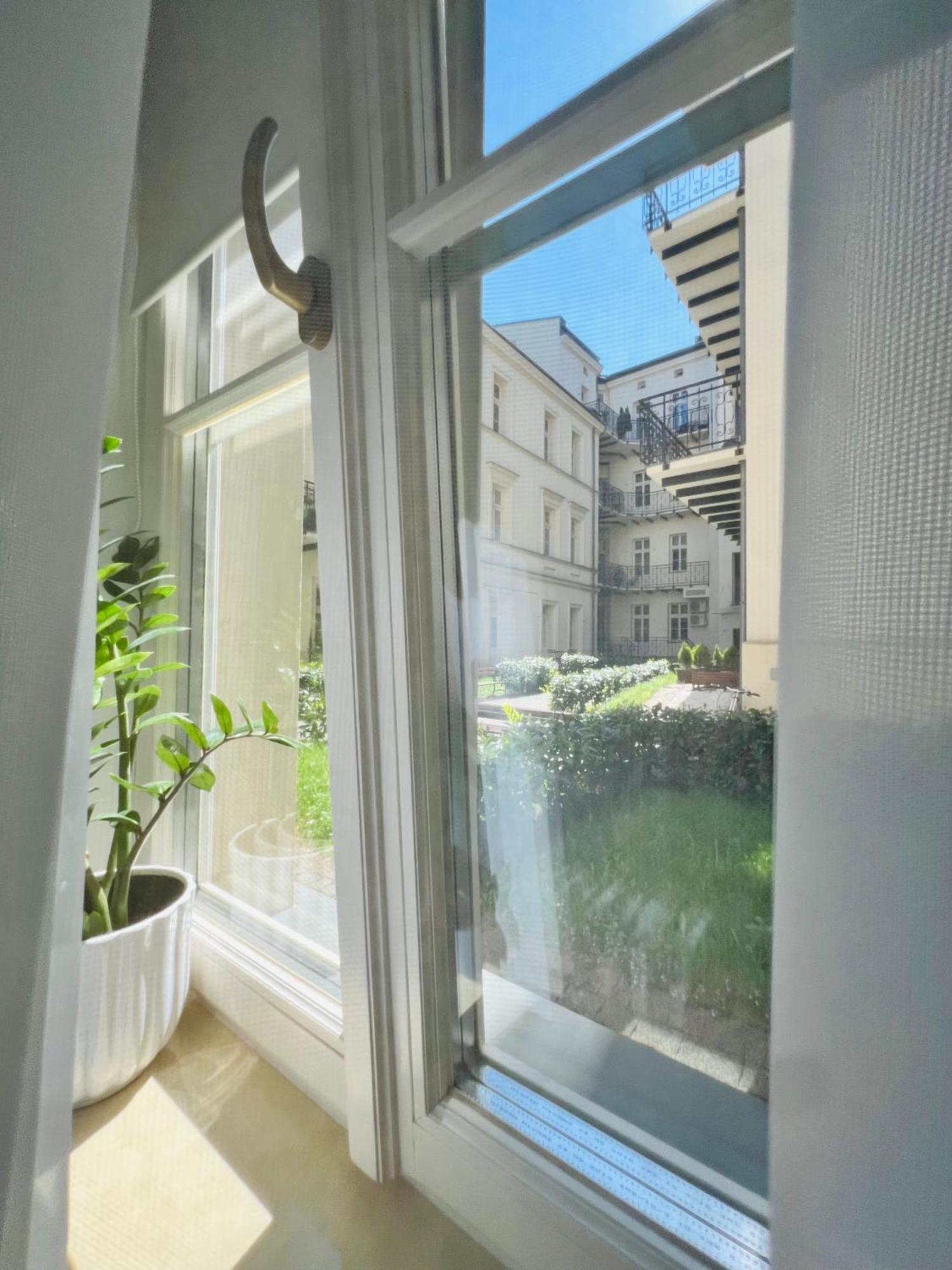 Atrium - Old Town Luxury Apartments - By Upstairs Cracovia Esterno foto