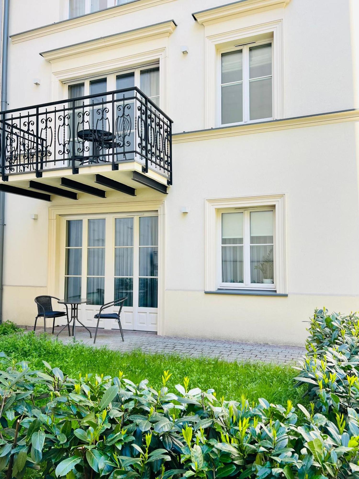 Atrium - Old Town Luxury Apartments - By Upstairs Cracovia Esterno foto