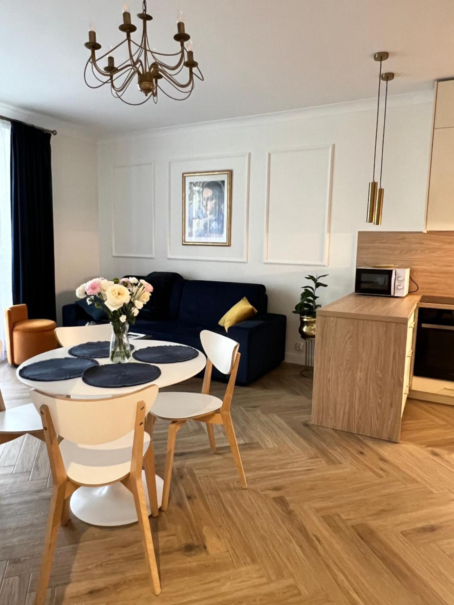 Atrium - Old Town Luxury Apartments - By Upstairs Cracovia Esterno foto