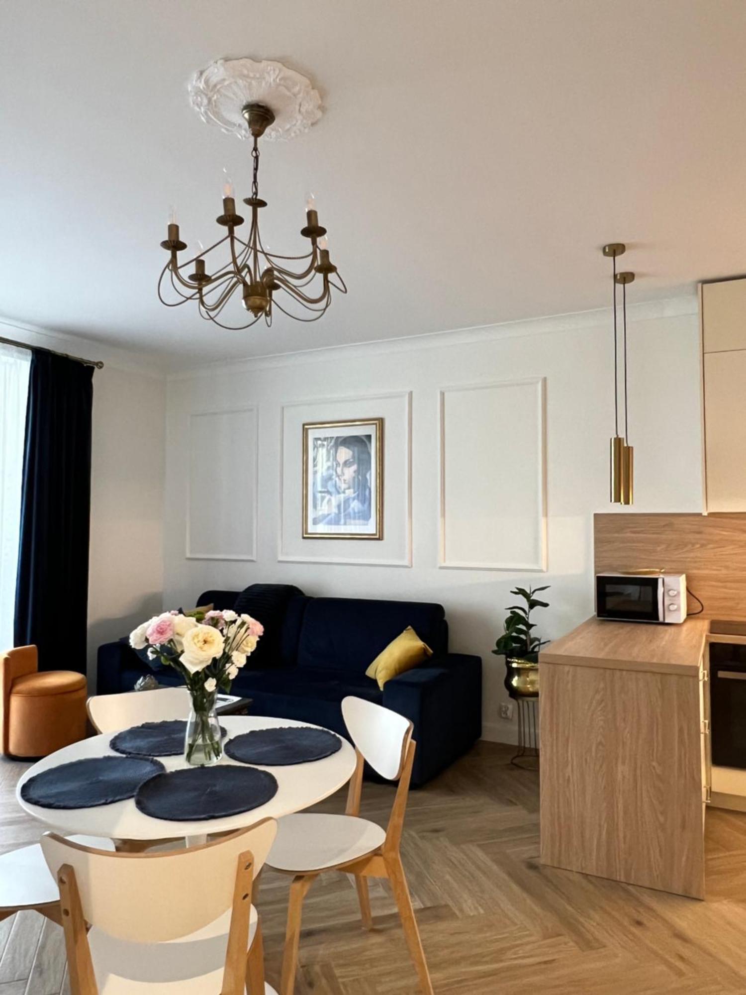 Atrium - Old Town Luxury Apartments - By Upstairs Cracovia Esterno foto